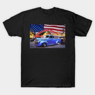 Classic Old American Truck in Blue with American Flag T-Shirt
